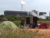 Honderden demonstranten bouwen kamp op bij Tata Steel: 'Hier 50 procent meer kans op longkanker'