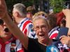 Groot feest in Tilburg: supporters Willem II gaan los op dag van huldiging
