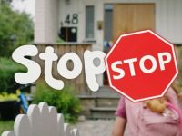 Stop! - Bij oma spelen