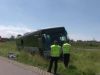 Lijnbus botst met auto in Zeeuwse Serooskerke, 57-jarige vrouw overleden
