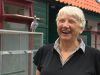 Jannie (72) en haar duiven zijn wereldwijd een sensatie op YouTube