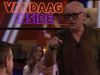 Ren staat plots op uit zijn stoel en doet hrlijke imitatie van Vandaag Inside-gast