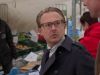 Onderhandelen op de markt valt niet mee voor Glenn en Orlando