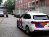 Vrouw (18) met schotwond aangetroffen in Amsterdam, politie zoekt verdachte