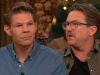 Johnny de Mol vraagt mediakenner Victor Vlam naar zijn kritiek op De Oranjezomer