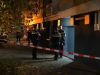 Politie schiet man met mes dood in woning in Rozenburg