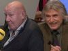 Johan Derksen ziet Kees Jansma ingaan op grappen over zijn eetgedrag: &#39;Dan wordt hij dik van lucht!&#39;