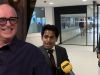Ren� van der Gijp moet lachen om klein Kamerlid van JA21: 'Zit hij op z'n knie�n?'