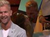 Intieme beelden van Ruben van Gucht en zijn vriendin bij Vandaag Inside Oranje: 'Kisscam!'