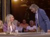 Johan Derksen staat plotseling op tijdens het vertellen van anekdote: 'Toen was alles weg!'