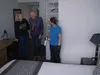 Martien en Maxime zijn kamermeisjes in een hotel