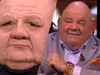 Pieter Cobelens kijkt verlekkerd naar grote taart: 'Eet je 'm in één keer op?'