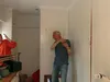 Wat een HYSTERIE! Er wordt een muurtje gesloopt!