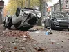 Wilde achtervolging door Tilburg eindigt in totale chaos en auto op de kop
