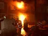 Meerdere woningen onbewoonbaar na felle brand in Dieren
