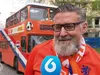 Oranjebus viert dubbel jubileum groots: mars met tienduizenden fans tijdens EK