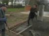 'Is er iemand gewond?' Cement storten gaat helemaal mis!