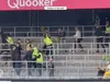 Supportersvak ADO ontruimd na gooien vuurwerk