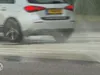 Regenachtige zondagmiddag voor de deur: zo rijd je veilig over een natte weg