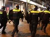 Politie houdt pro-Palestijnse betogers tegen in Amsterdam