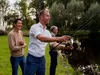 Visrel in Den Haag: wethouder gooit hengel uit tijdens dierenleedcampagne