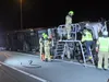 Vrachtwagen kantelt op A28 bij Hoevelaken