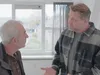 Dennis confronteert aannemer: 'Ben jij een oplichter?'