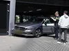 Chaos in carwash: auto slipt na schrikreactie bestuurster