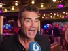 Jeroen van der Boom krijgt platina plaat uitgereikt van zijn zoons