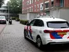 Vrouw (18) met schotwond aangetroffen in Amsterdam, politie zoekt verdachte
