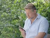 Dennis confronteert familie over Viviane's erfenis