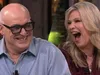 René van der Gijp hoort hoeveel het Vandaag Inside-trio waard is: 'Hij klopt nu tegen de tafel aan!'