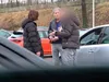 Dealer wordt geconfronteerd: 'Waarom breng je mensen in levensgevaar?'