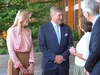 Willem-Alexander doet Snollebollekes na tijdens fotomoment