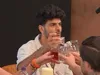 Sayf wil even een toost uitbrengen