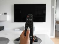 Welke tv-maat past bij jouw woonkamer? Zo bepaal je de ideale kijkafstand - 30-4-2026