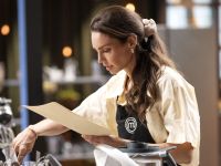 MasterChef Australië - Pressure Test: Blayne Bertoncello's Strawberry and Sourdough with Elderflower and Balsamic