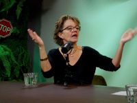 Staverman Stand-Up - Sanne Wallis de Vries heeft spijt van Beatrix imitatie